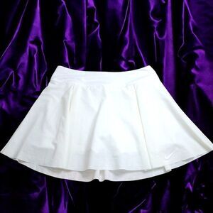 Nike Women’s White Tennis Golf pickleball tennis Skirt Skort Built-In Shorts